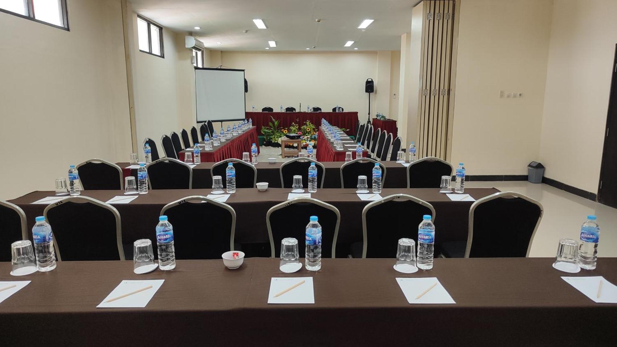 Utc Hotel Σεμαράνγκ Εξωτερικό φωτογραφία