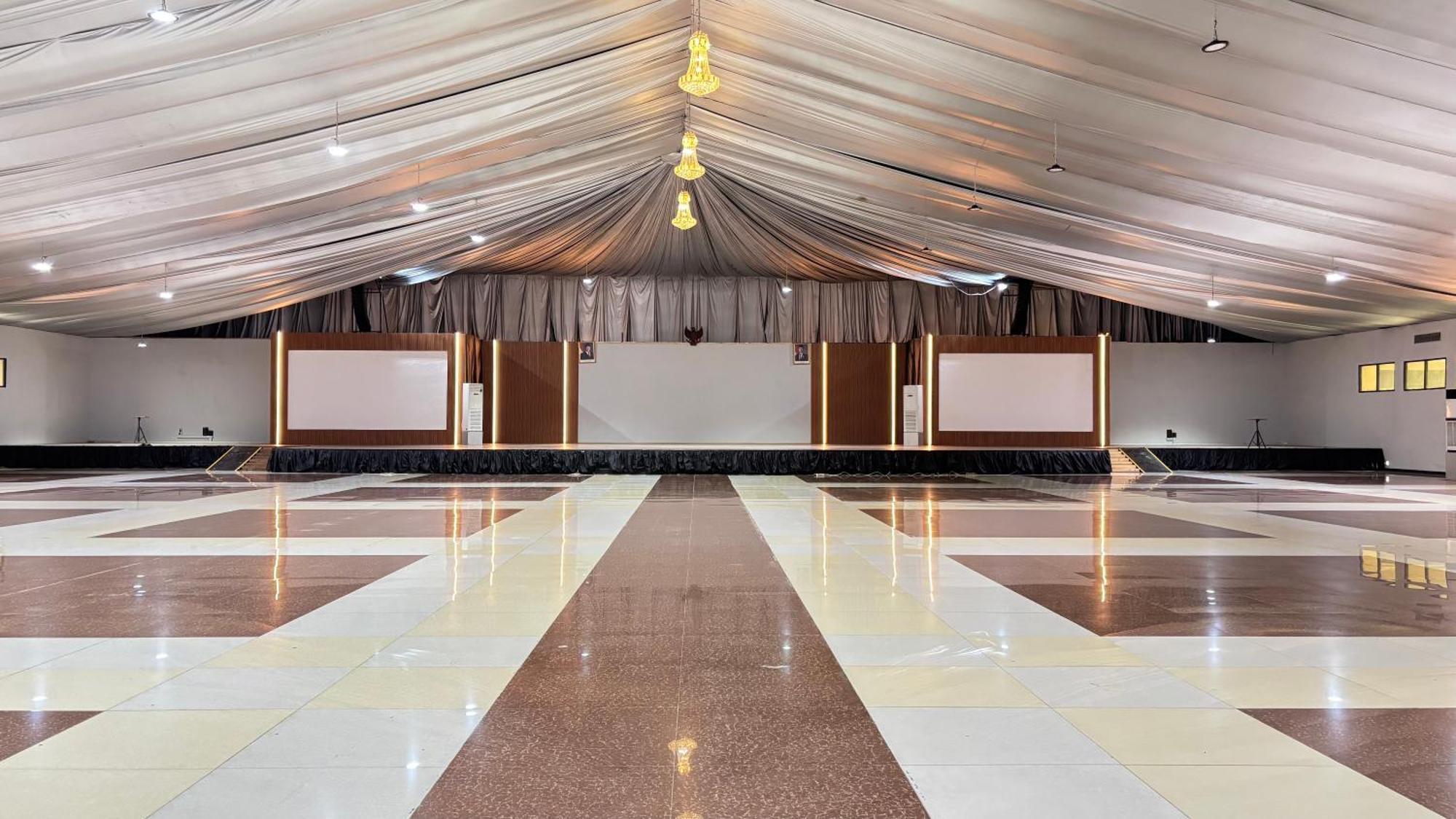 Utc Hotel Σεμαράνγκ Εξωτερικό φωτογραφία