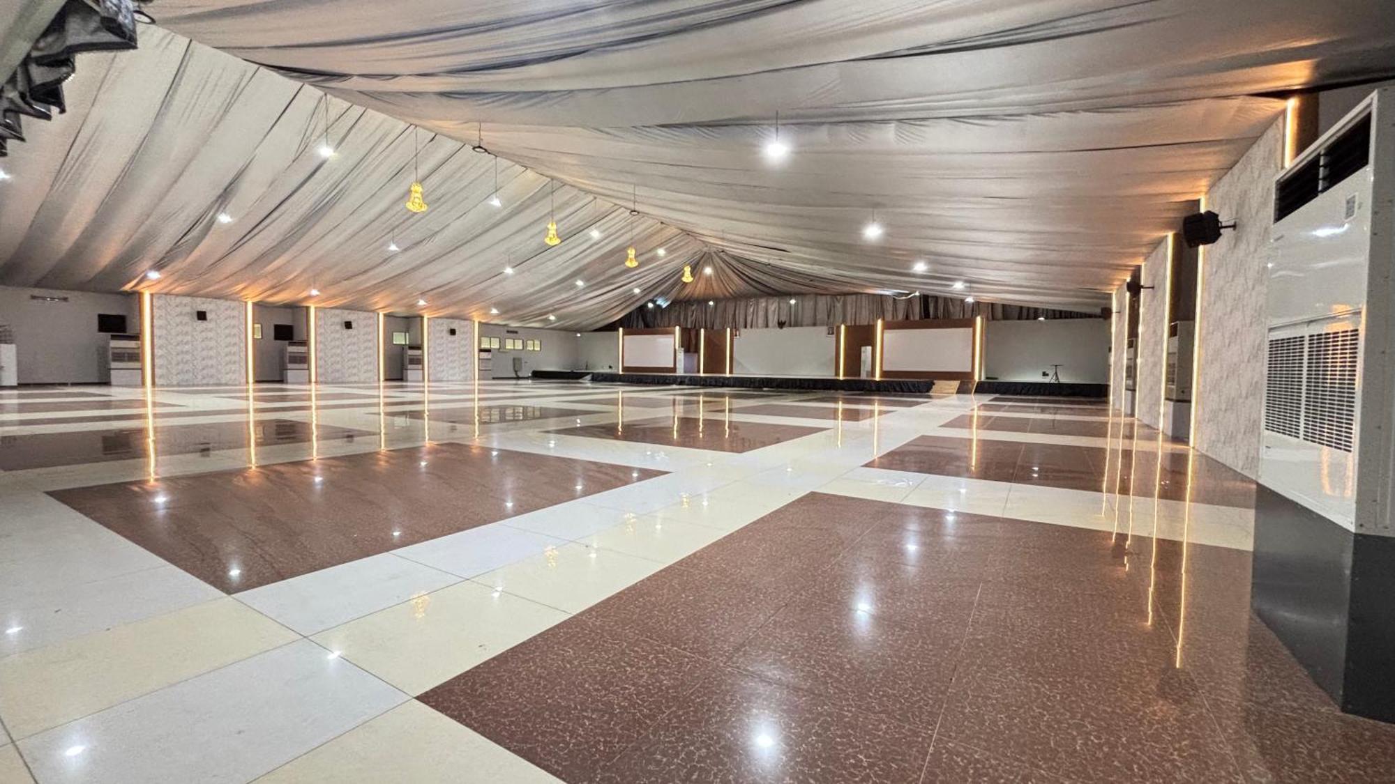 Utc Hotel Σεμαράνγκ Εξωτερικό φωτογραφία