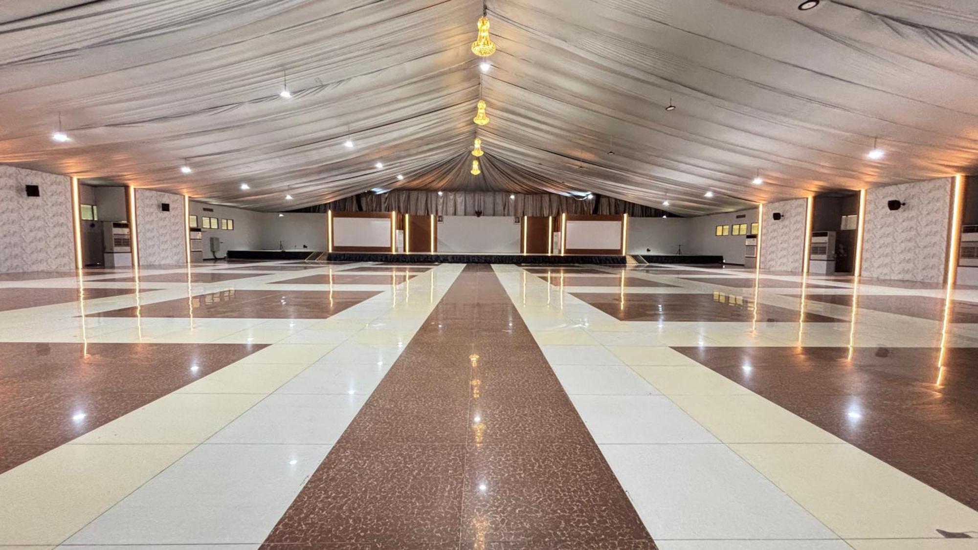 Utc Hotel Σεμαράνγκ Εξωτερικό φωτογραφία
