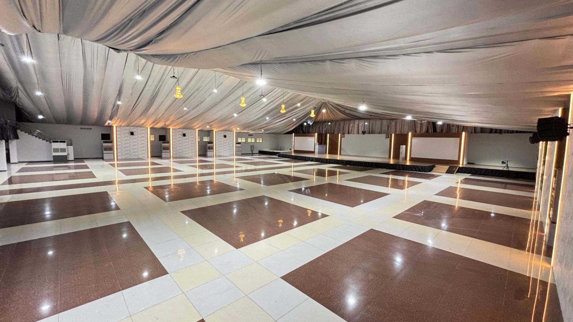 Utc Hotel Σεμαράνγκ Εξωτερικό φωτογραφία