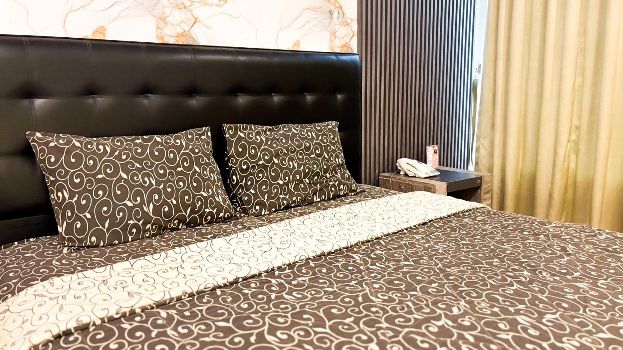 Utc Hotel Σεμαράνγκ Εξωτερικό φωτογραφία